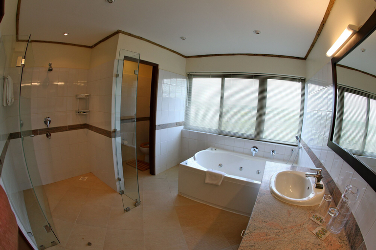 Bedroom 4, Chobe Safari Lodge, Nwoya