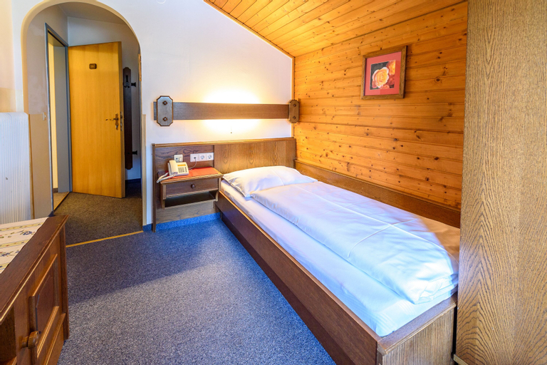 Bedroom 3, Hotel & Gasthof Taferne, Liezen