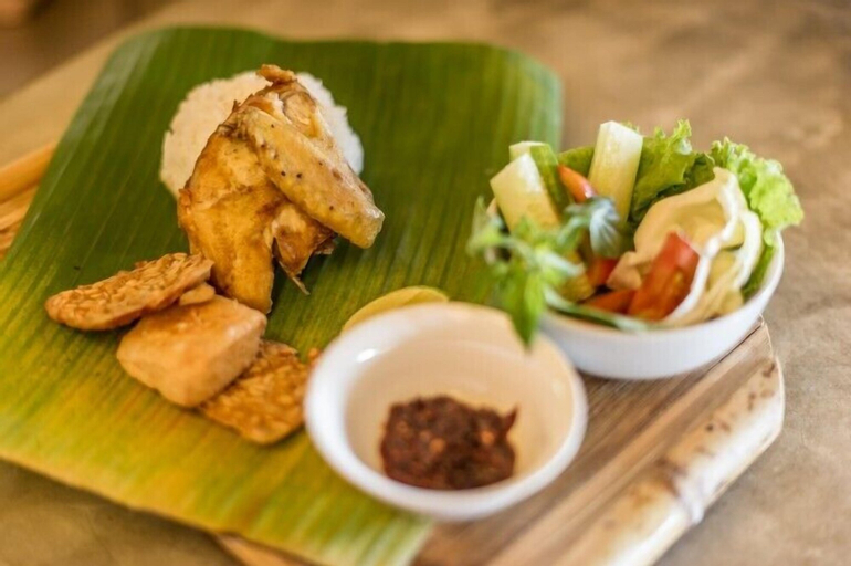 Food & Drinks 15