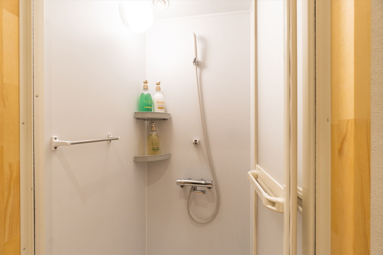 Bathroom 5, I-Link Hostel & Cafe Shimanami, Imabari