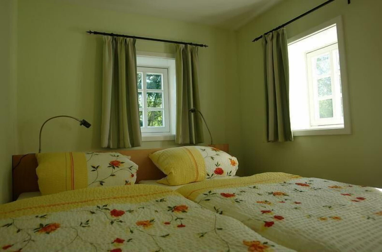 Bedroom 2, Räucher - Häusl, Görlitz