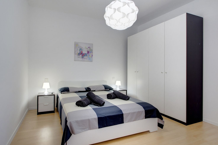 Bedroom 3, Modern Sea-view Apartment in a Prime Location