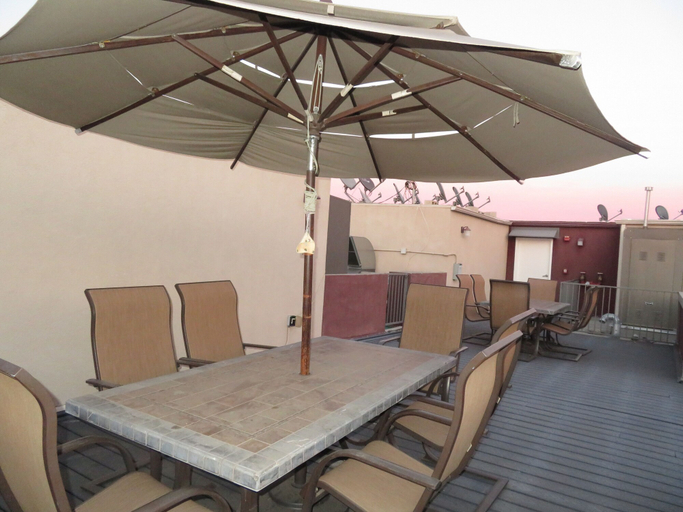 Food & Drinks, 2 Bed 2 Bath in Studio City, Los Angeles