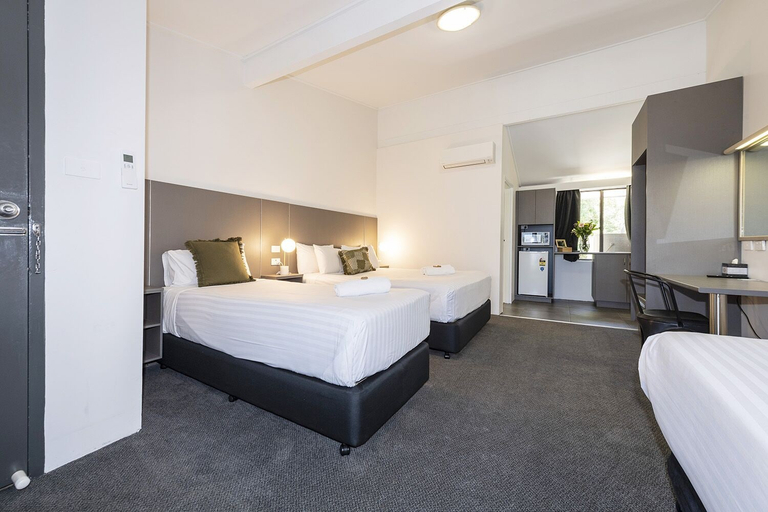 Bedroom 4, Fern Bay Motel, Port Stephens