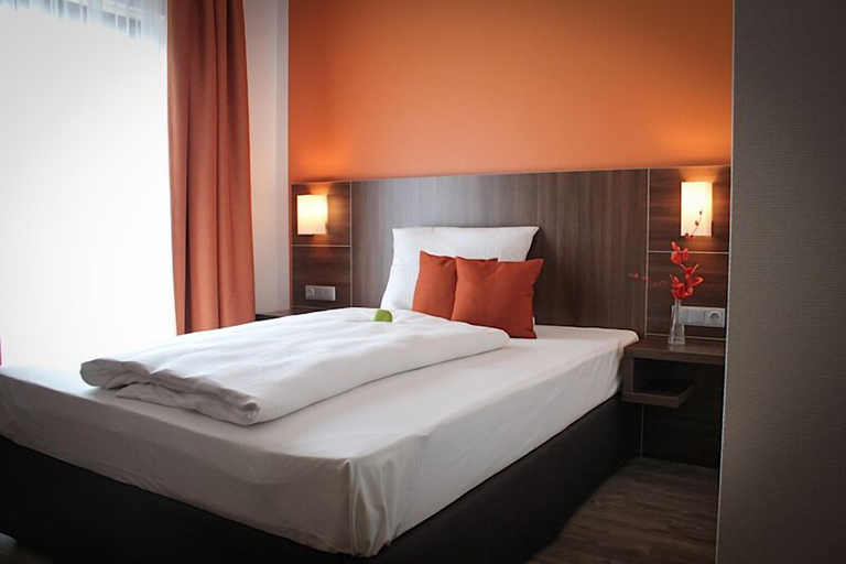 Bedroom 3, Hotel Rosenhof Garni, Bayreuth