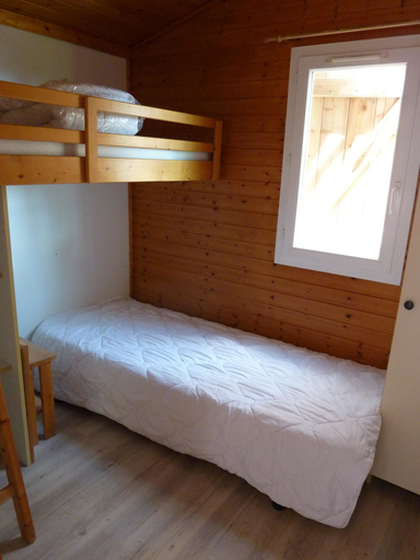 Bedroom 3, Camping Napoléon, Hautes-Alpes