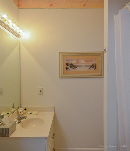 Bathroom 3, The Sunset Inn, Brunswick