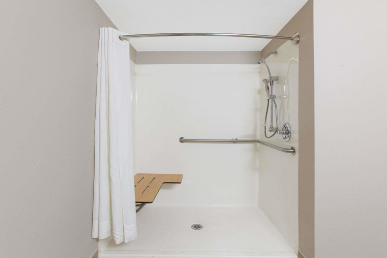 Bathroom 4, Super 8 by Wyndham Oklahoma City, Oklahoma