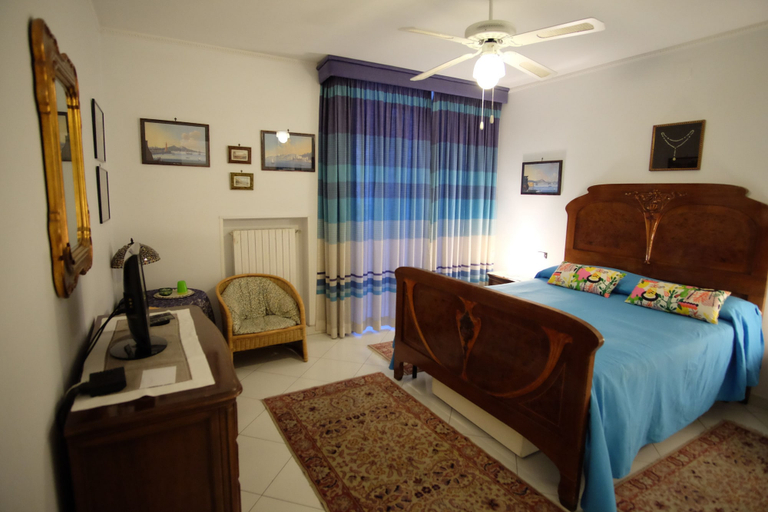Bedroom 4, Casa 12, Napoli