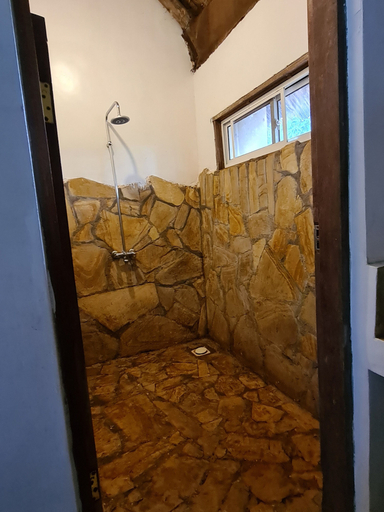 Bathroom 5, Honey Badger Lodge, Moshi Rural