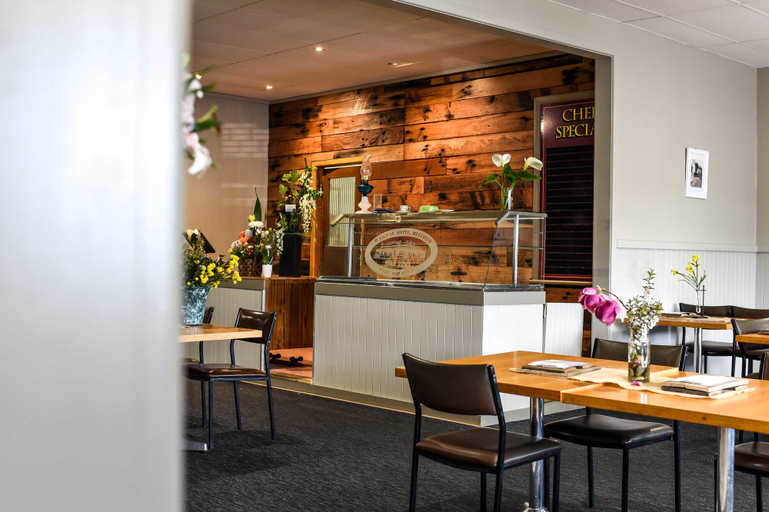 Food & Drinks 5, Heyfield Railway Hotel, Wellington - Maffra
