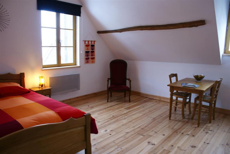 Bedroom 2, La Grange, Somme