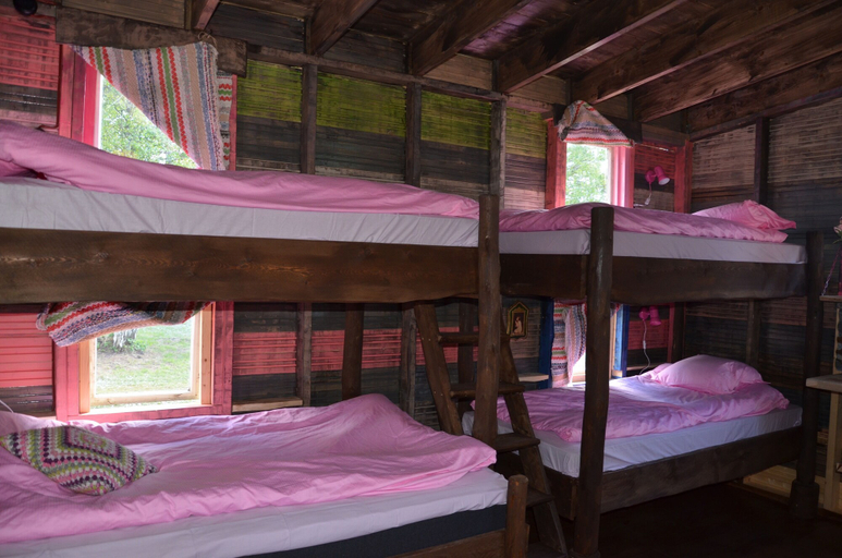 Bedroom 2, Fide Äventyrsby & Camping, Gotland