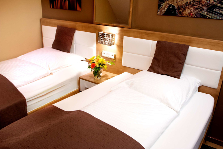 Bedroom 3, C&S Hotel, Pinneberg