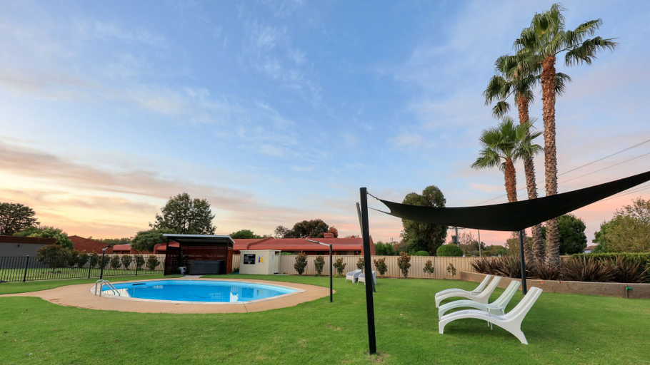 Sport & Beauty 4, Motel Meneres, Corowa