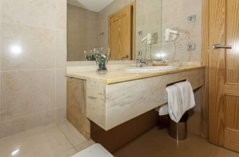 Bathroom 5, Hotel AACR Museo, Sevilla