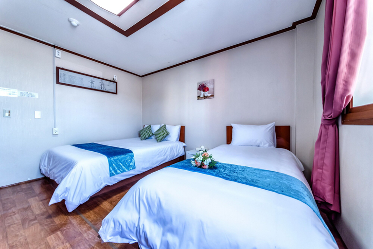 Bedroom 4, Beach Story Hotel, Jeju