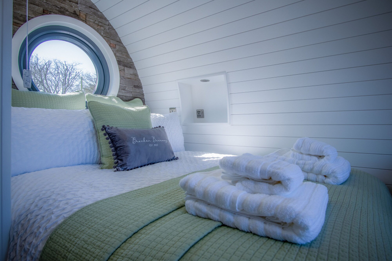 Bedroom 3, Bracken Burrows - 1 Bed Pod - New Hedges, Pembrokeshire