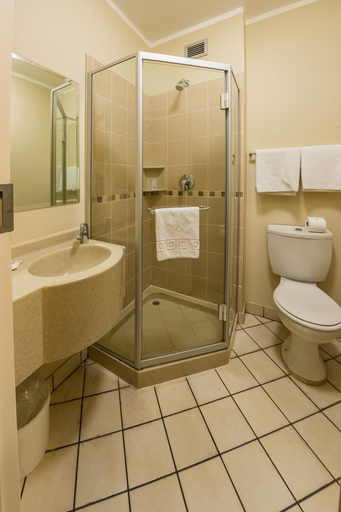 Bathroom 5, Road Lodge Bloemfontein Airport, Mangaung