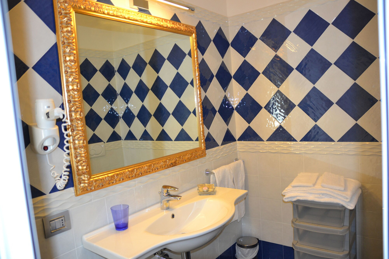 Bathroom 5, Incantea Resort, Teramo