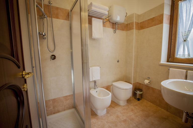 Bathroom 4, Hotel Residenza Petra, Palermo