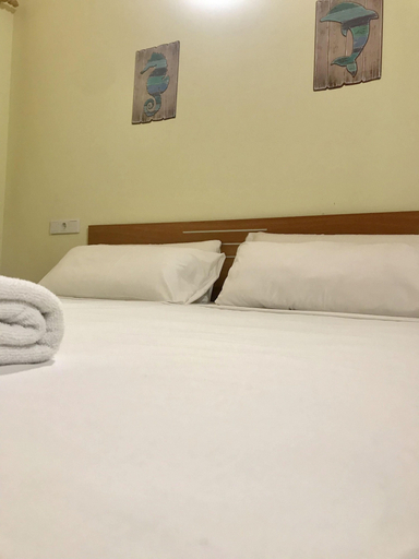 Bedroom 2, Aparthotel Giuliano, Girona