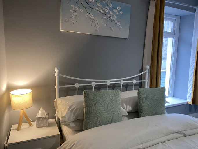 Bedroom 3, Bridgend Central 2-bed Apartment, Bridgend