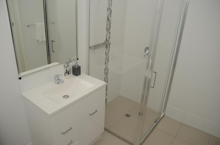 Bathroom 3, Capricorn Hotel, Duaringa
