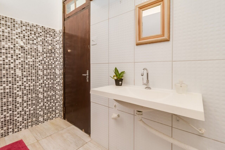Bathroom 4, Zili Pernambuco Hostel & CoWorking, Recife