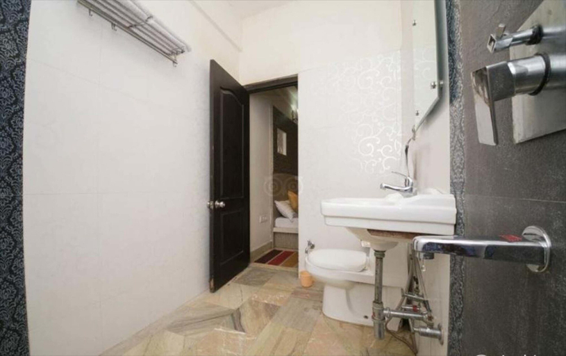 Bathroom 3, Hotel Panna Paradise, Agra