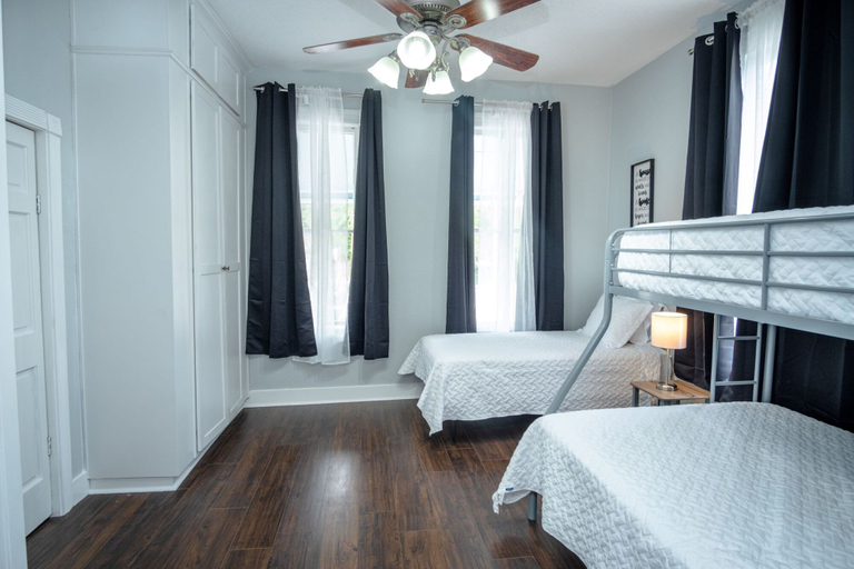 Bedroom 3, Stunning 2br/1ba Historic Pad Few Steps Downtown, Bexar