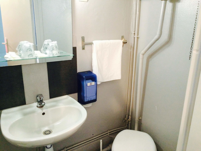 Bathroom 5, Hôtel de Normandie, Somme