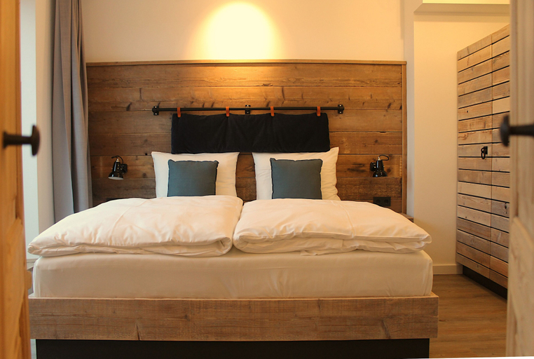 Bedroom 5, Hotel Landhafen, Nordfriesland