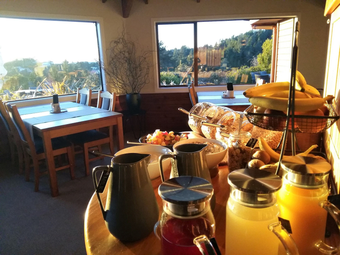 Food & Drinks 5, Kimi Ora Eco Resort, Tasman