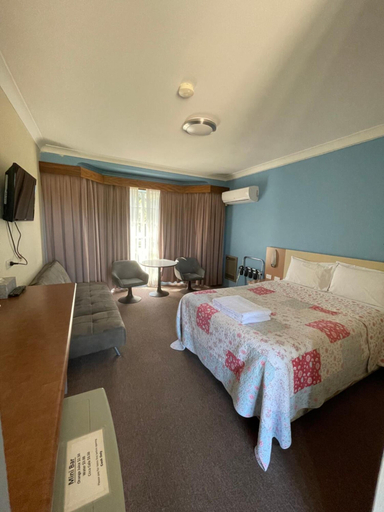 Bedroom 2, Motel Margeurita, Queanbeyan