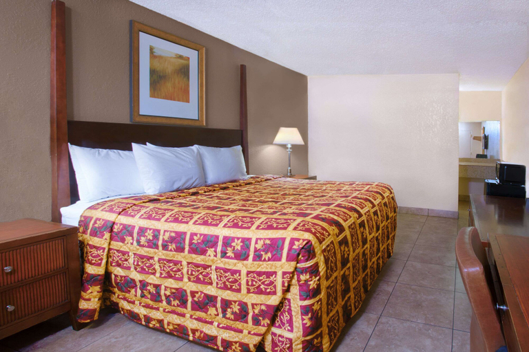 Bedroom 4, Knights Inn Orlando, Orange