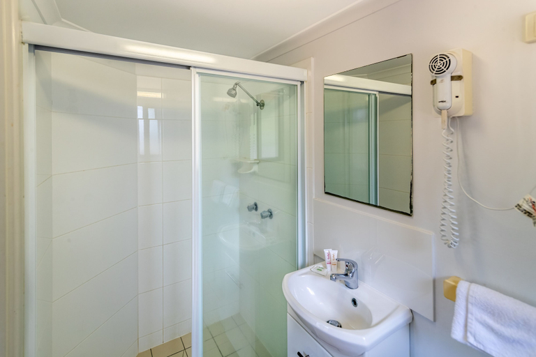 Bathroom 4, Ingenia Holidays Kingscliff, Tweed Heads