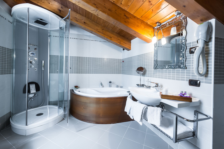Bathroom 5, Hotel Trettenero, Vicenza
