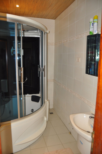 Bathroom 5, Residences Easy Hotel, Cotonou