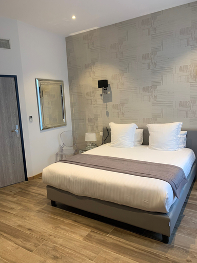 Bedroom 3, Hotel Le Dome, Pas-de-Calais