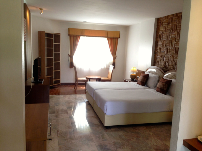Bedroom 2, Suwan Driving Range and Resort, Si Racha