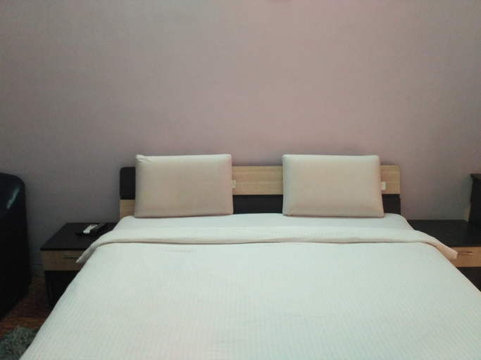 Bedroom 2, Happy Stay Service Apartment, Pune