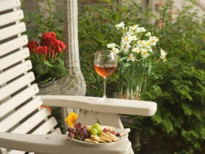 Food & Drinks 4, Hydrangea House, Newport