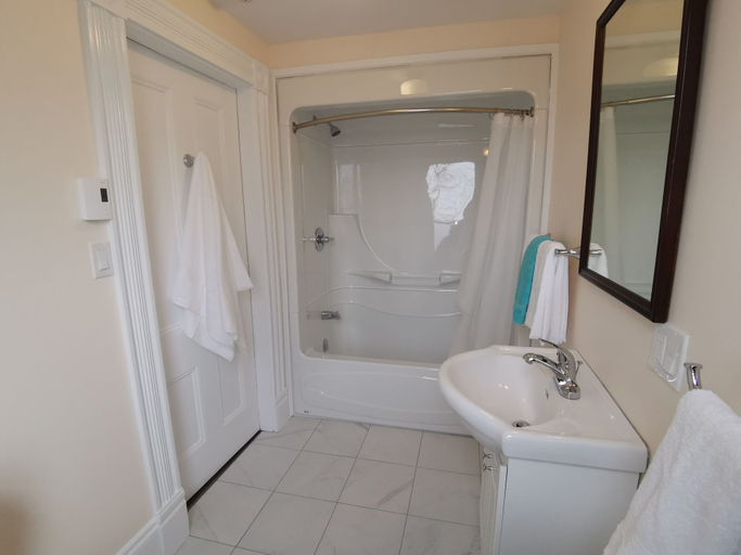 Bathroom 4, By The River Bed&breakfast, York