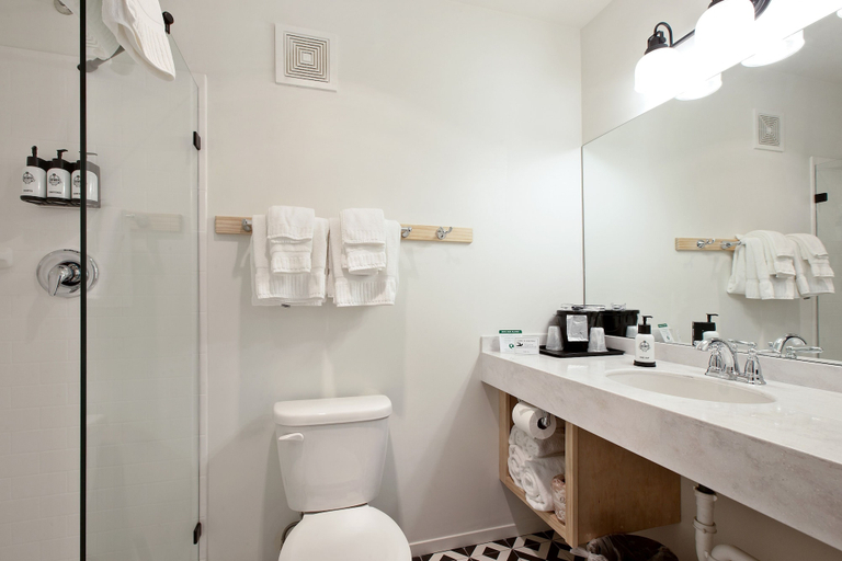 Bathroom 4, Sideways Inn, Santa Barbara