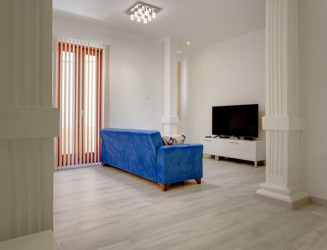 Others 5, Stylish 2 Bedroom Apartment in an Amazing Location