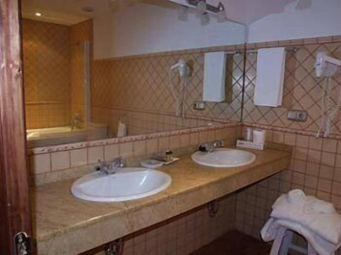 Bathroom 4, Hotel Rural Carlos I, Cáceres