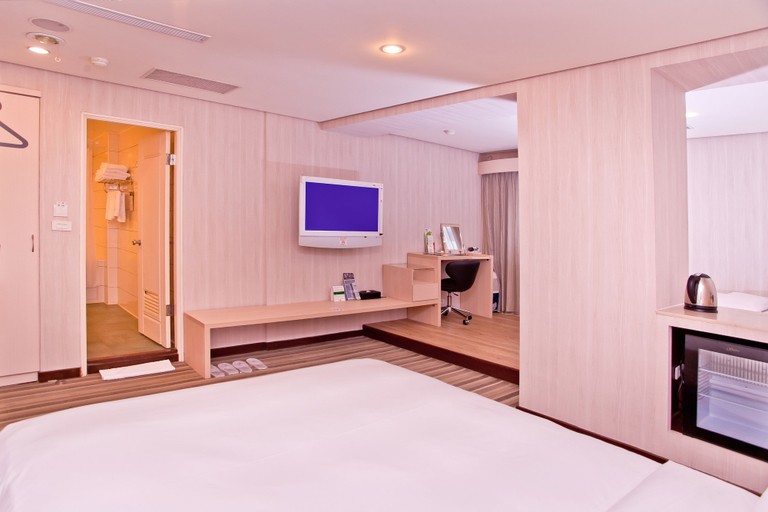 Bedroom 4, Yomi Hotel - MRT Shuanglian Station, Taipei City