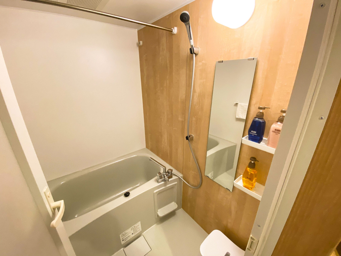 Bathroom 4, Rinn Niomon, Kyoto