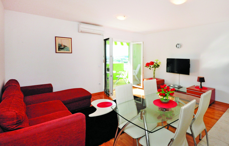 Others 5, Apartments Beverly, Omiš
